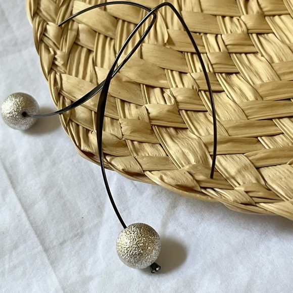 Elegant Black Silver Drop Earrings - Picture 3 of 6